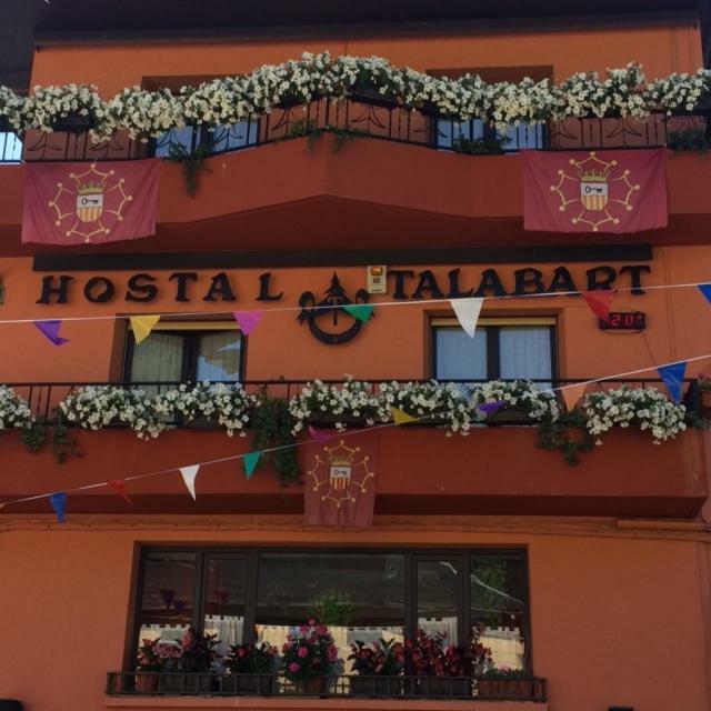 Hostal Talabart Hotel Les Exterior foto